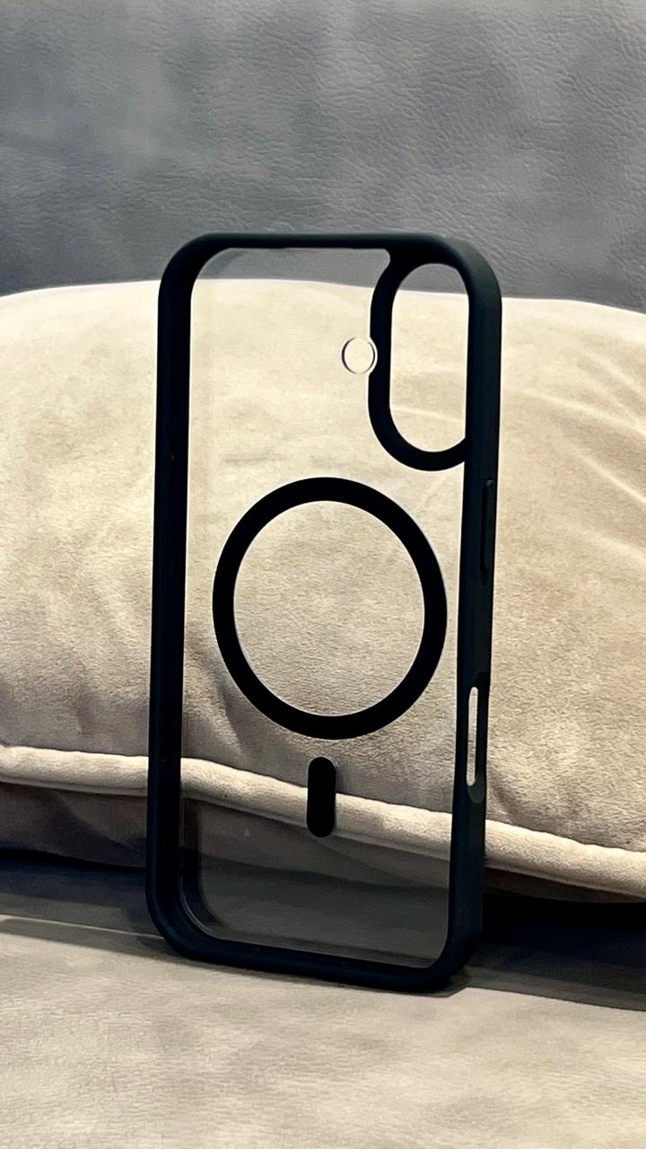 Black Edge Transparent MagSafe iPhone 17 Case – Strong Magnetic Grip