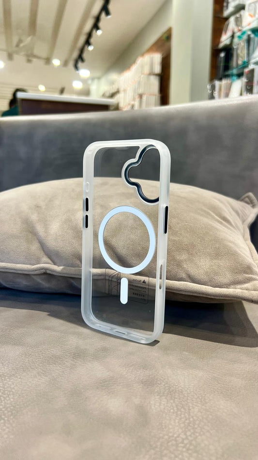 Clear White Edge MagSafe iPhone 17 Case – Stylish & Protective