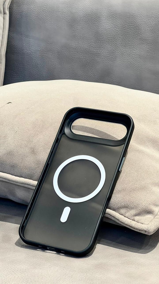 Black MagSafe Compatible Transparent iPhone 17 AIR Case